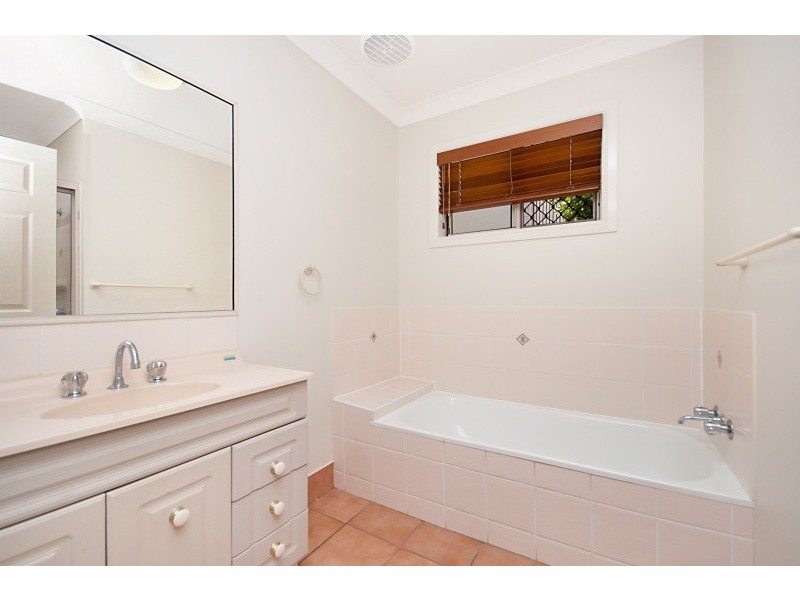 86 Eleventh Avenue, Railway Estate QLD 4810