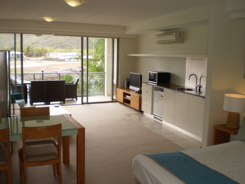 121/123 Sooning Street Nelly Bay, Magnetic Island QLD 4819