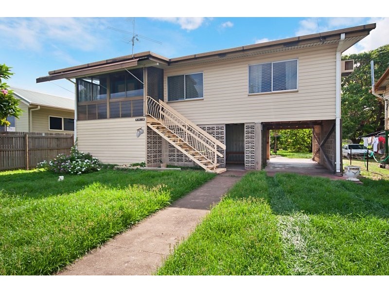 90 Railway Avenue, Railway Estate QLD 4810