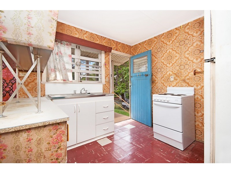 90 Railway Avenue, Railway Estate QLD 4810