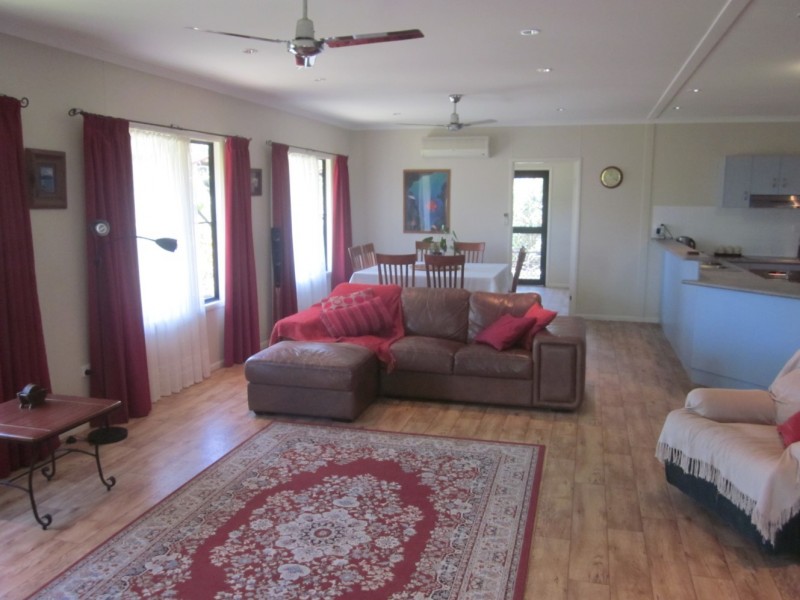 98 Gifford Street  Horseshoe Bay, Magnetic Island QLD 4819