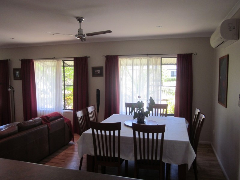 98 Gifford Street  Horseshoe Bay, Magnetic Island QLD 4819