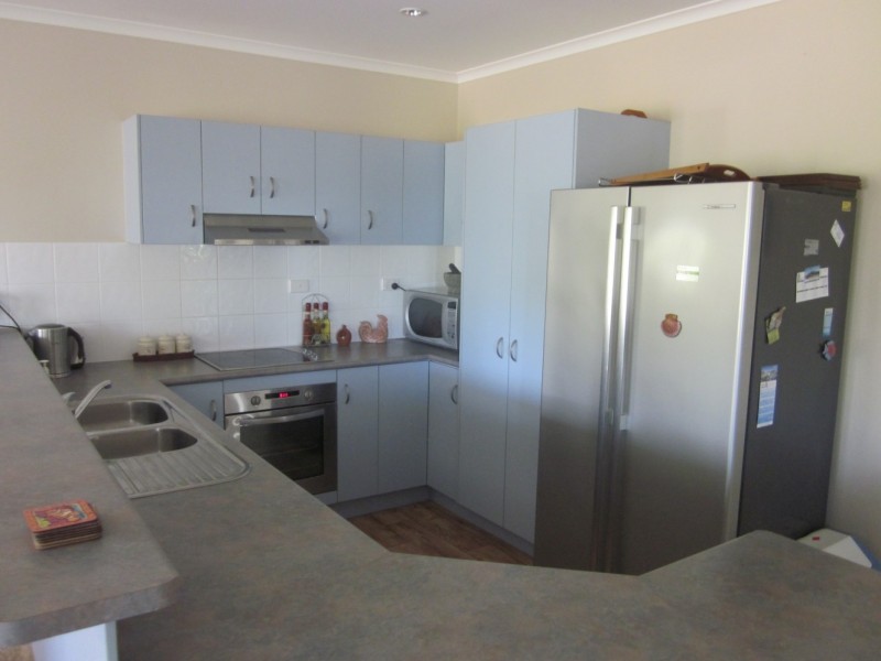 98 Gifford Street  Horseshoe Bay, Magnetic Island QLD 4819