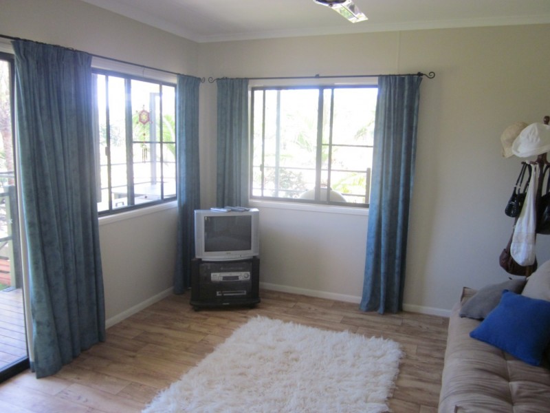 98 Gifford Street  Horseshoe Bay, Magnetic Island QLD 4819