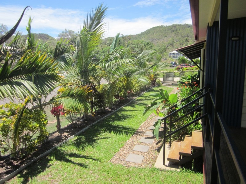 98 Gifford Street  Horseshoe Bay, Magnetic Island QLD 4819