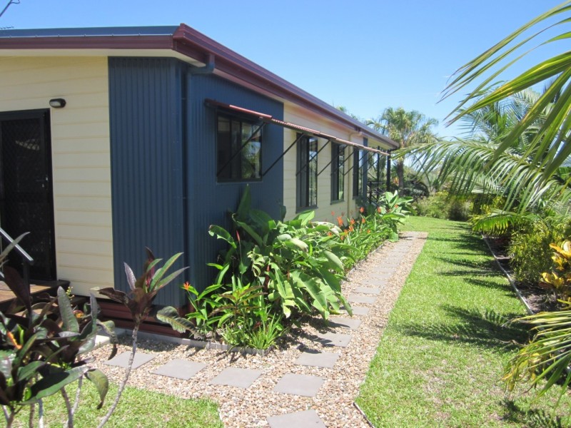 98 Gifford Street  Horseshoe Bay, Magnetic Island QLD 4819