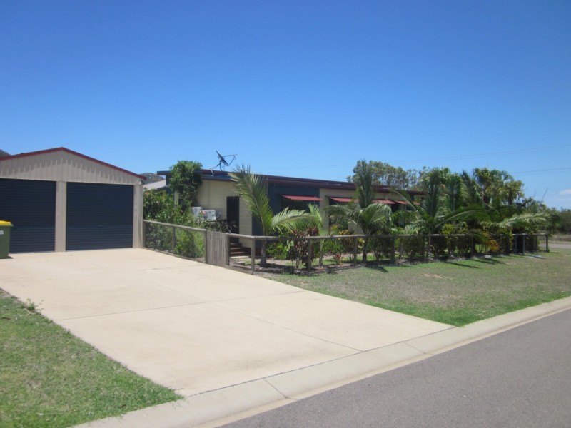 98 Gifford Street  Horseshoe Bay, Magnetic Island QLD 4819