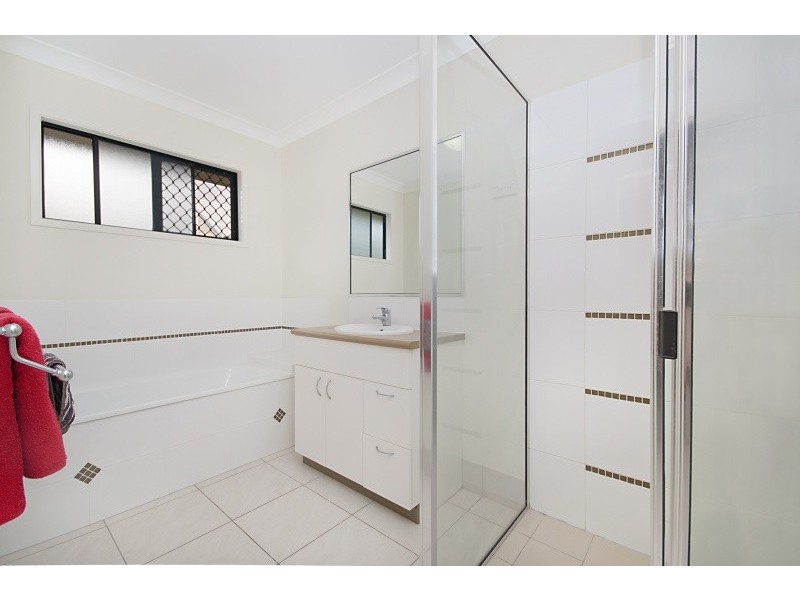 8 Fontwell Court, Mount Low QLD 4818