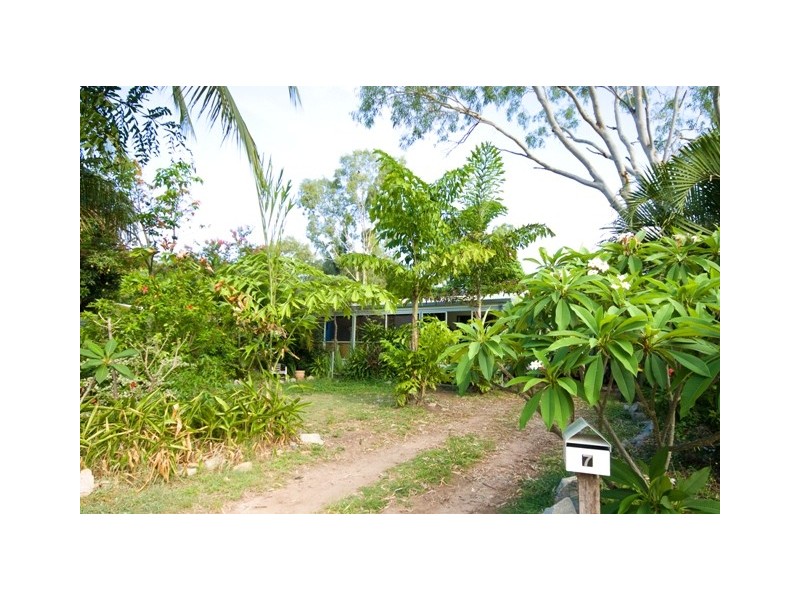 7 Murray Street Nelly Bay, Magnetic Island QLD 4819
