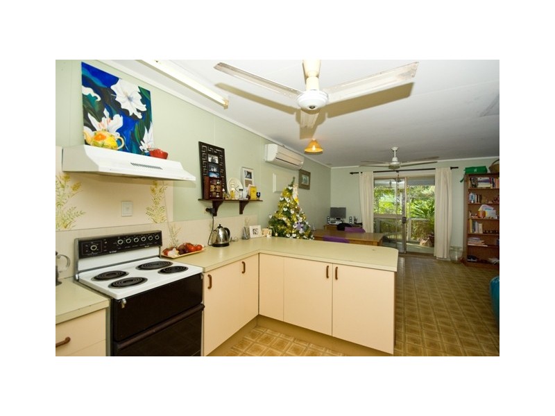 7 Murray Street Nelly Bay, Magnetic Island QLD 4819