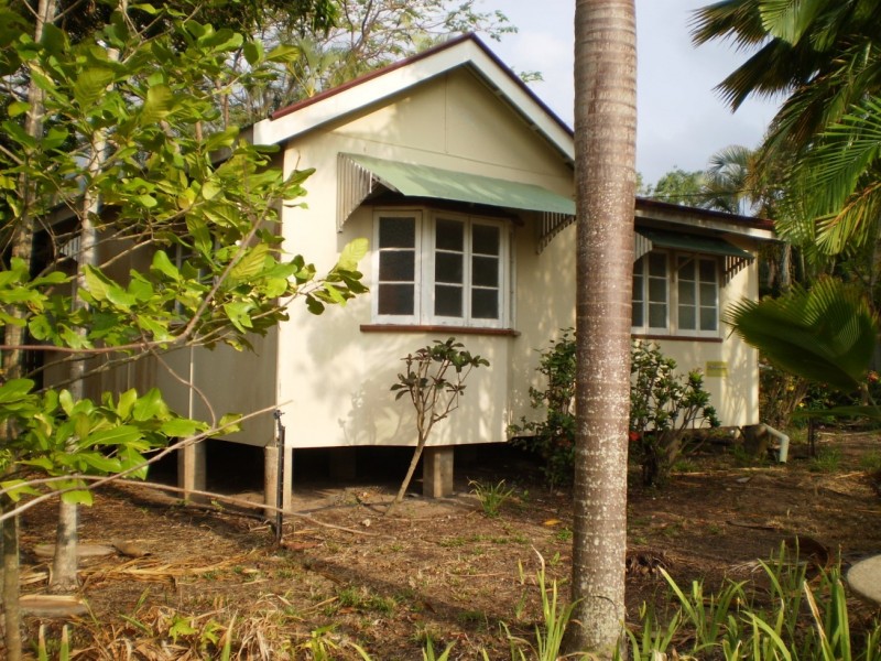 42 Barton St  Nelly Bay, Magnetic Island QLD 4819