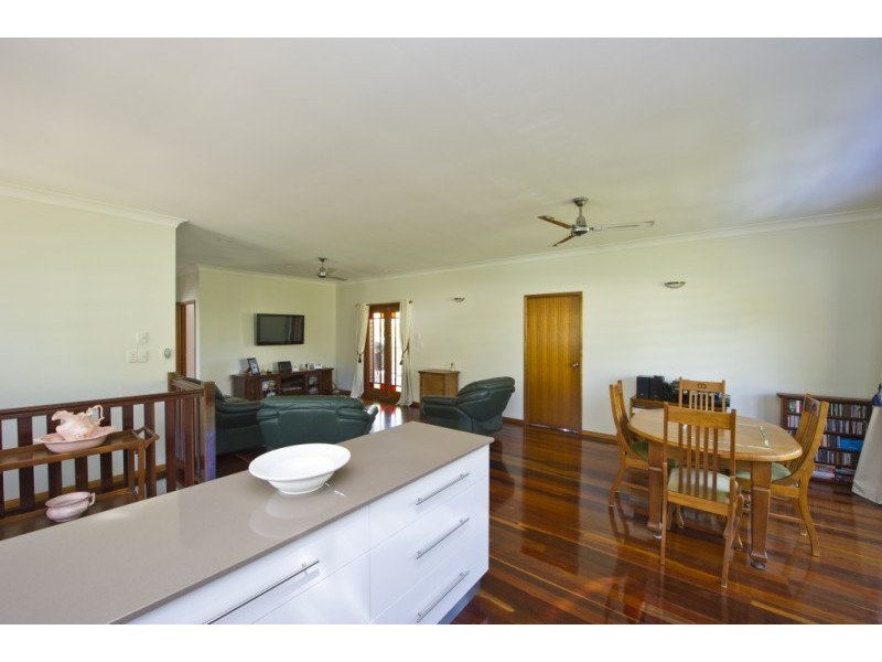 14 Bay Vista Court HORSESHOE BAY, Magnetic Island QLD 4819