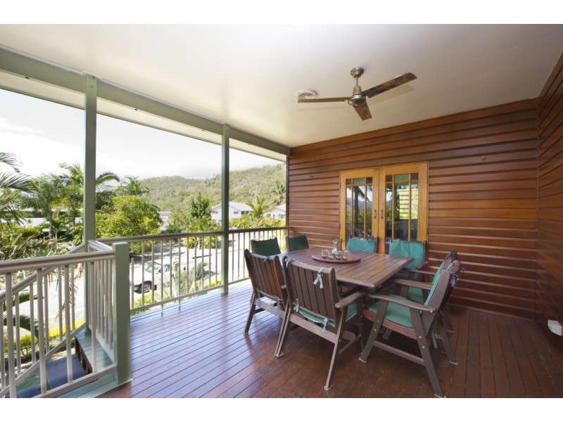 14 Bay Vista Court HORSESHOE BAY, Magnetic Island QLD 4819