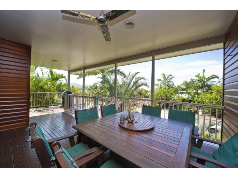 14 Bay Vista Court HORSESHOE BAY, Magnetic Island QLD 4819
