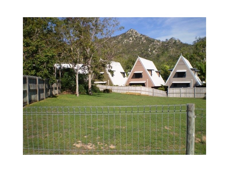 14 Serene Place NELLY BAY, Magnetic Island QLD 4819