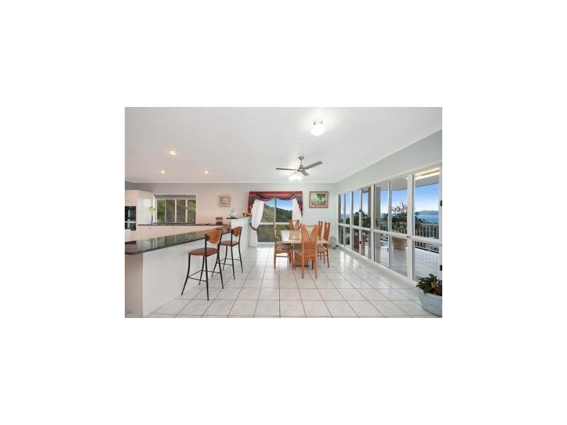 2/19 Hillside Cresecnt, Townsville City QLD 4810