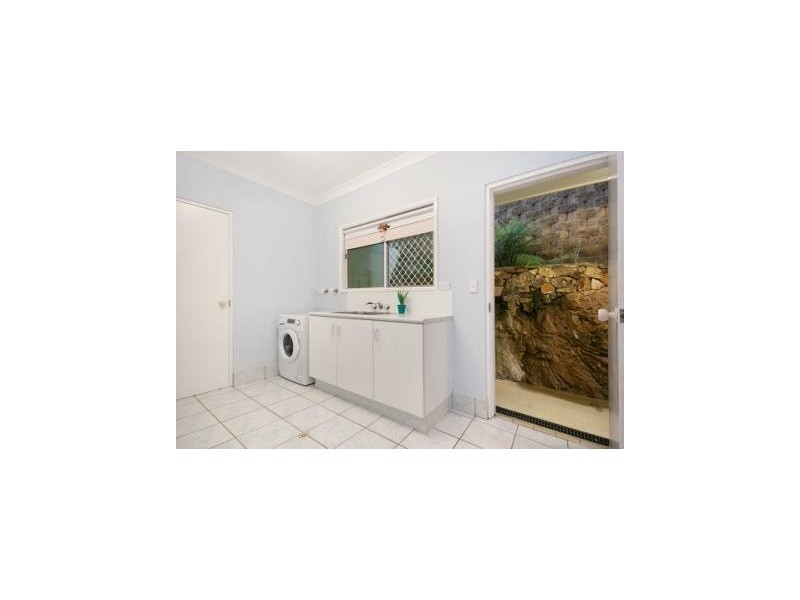 2/19 Hillside Cresecnt, Townsville City QLD 4810