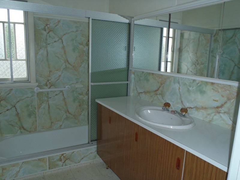 4 Barbeler Street, Currajong QLD 4812