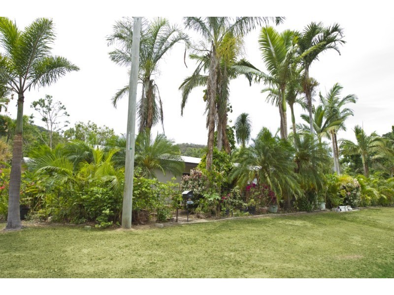 21 The Grove  NELLY BAY, Magnetic Island QLD 4819