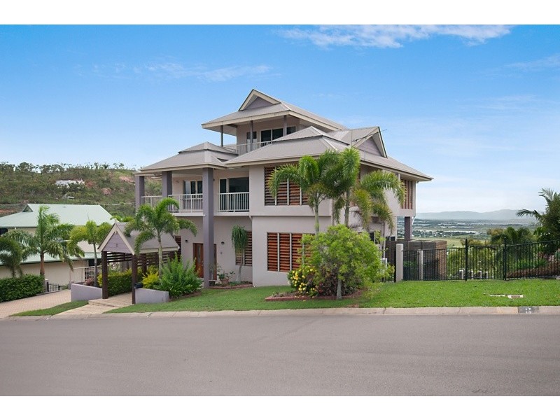 12  Stirling Drive, Castle Hill QLD 4810