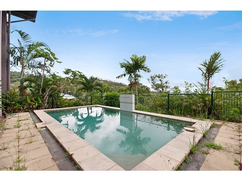 12  Stirling Drive, Castle Hill QLD 4810