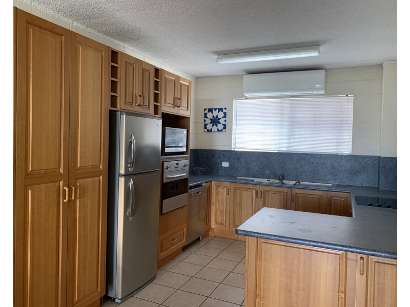 4/30 The Strand, North Ward QLD 4810