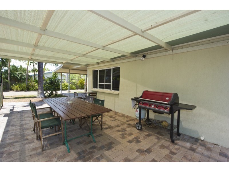 7 Osborne Crt “John’s Modern Island Home” $200 p/n, Magnetic Island QLD 4819
