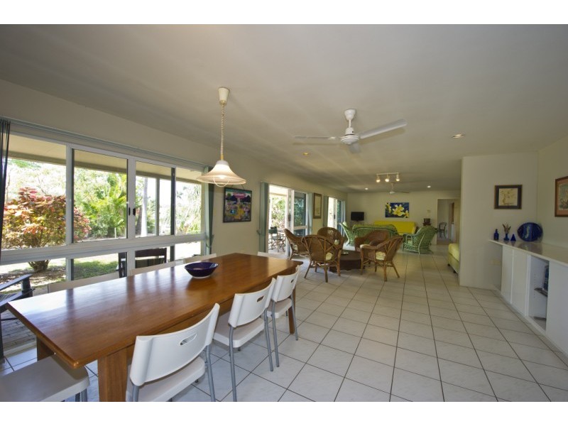7 Osborne Crt “John’s Modern Island Home” $200 p/n, Magnetic Island QLD 4819