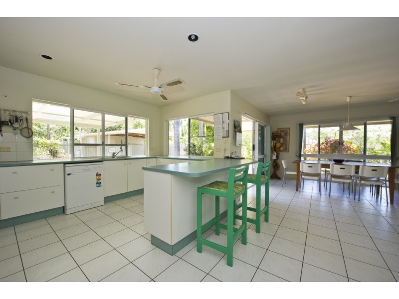 7 Osborne Crt “John’s Modern Island Home” $200 p/n, Magnetic Island QLD 4819