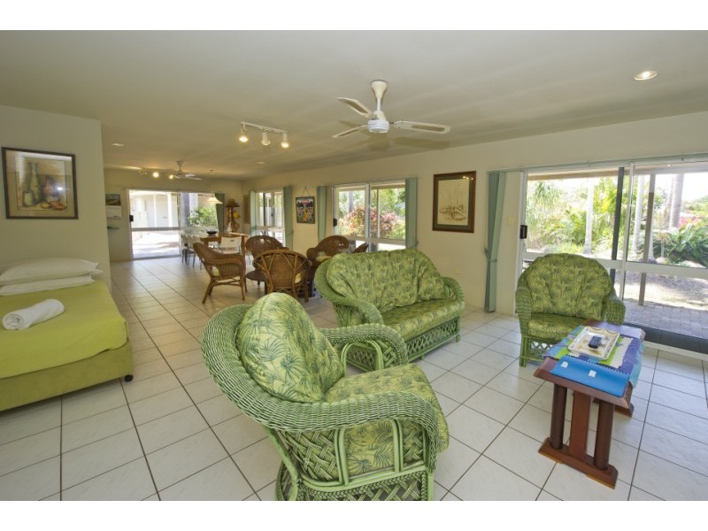7 Osborne Crt “John’s Modern Island Home” $200 p/n, Magnetic Island QLD 4819