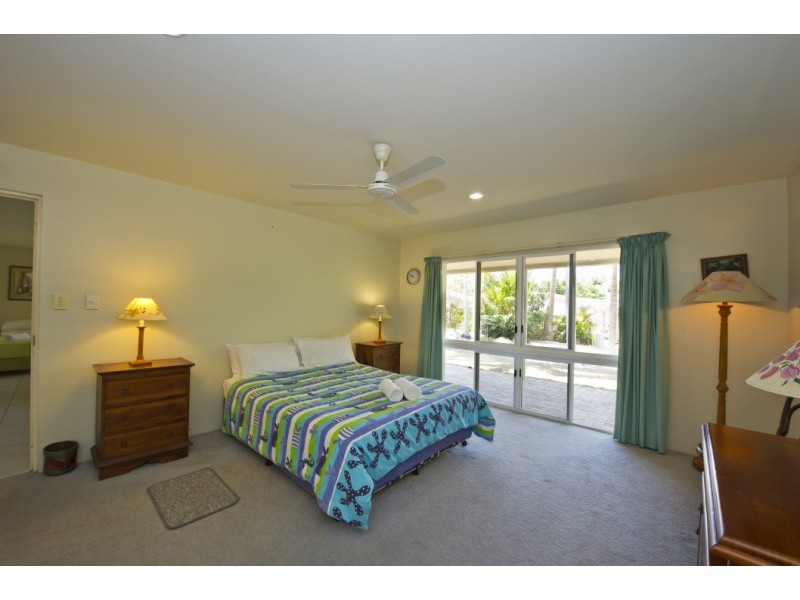 7 Osborne Crt “John’s Modern Island Home” $200 p/n, Magnetic Island QLD 4819