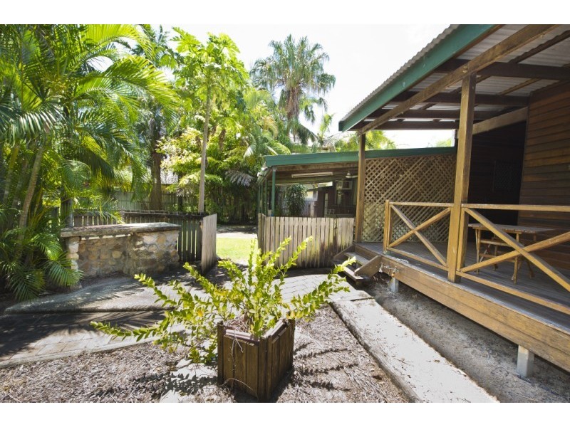 39 Marine Pde Arcadia “Beaches”, Island QLD 4819 Smith and