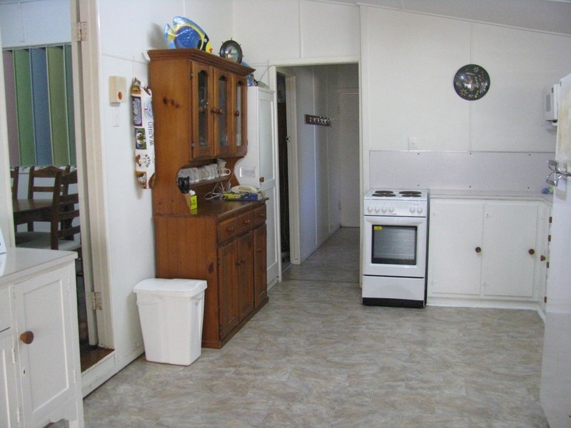 7 Cook Road – Magnetic Daze Arcadia $130 p/n, Magnetic Island QLD 4819