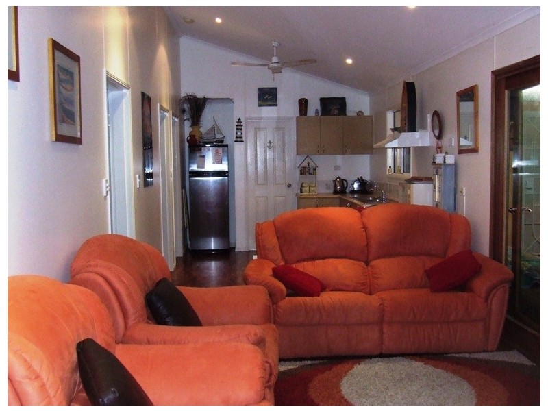 18 Somerset Street “Nautilus Beach House”, Magnetic Island QLD 4819