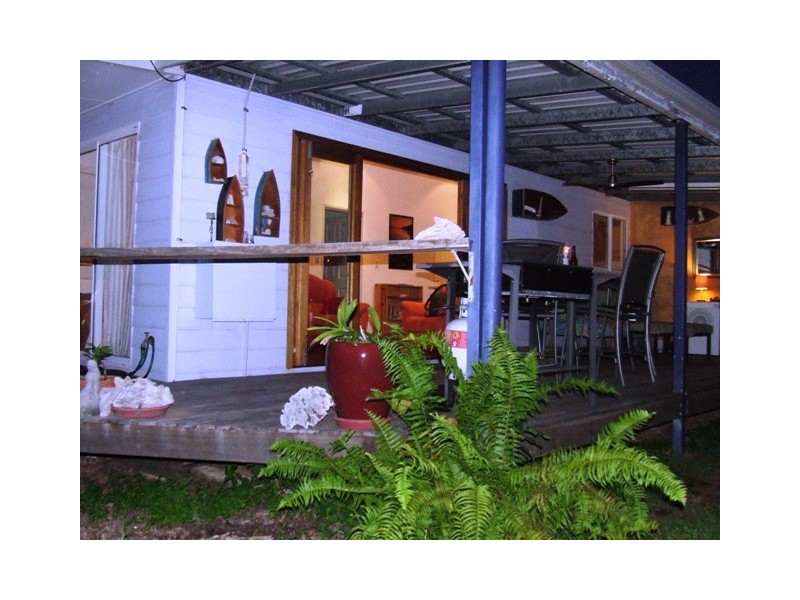 18 Somerset Street “Nautilus Beach House”, Magnetic Island QLD 4819