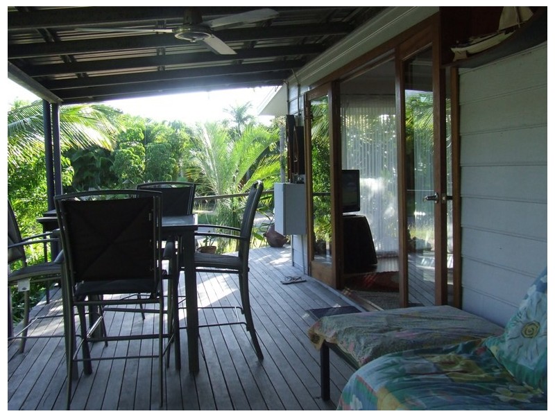 18 Somerset Street “Nautilus Beach House”, Magnetic Island QLD 4819