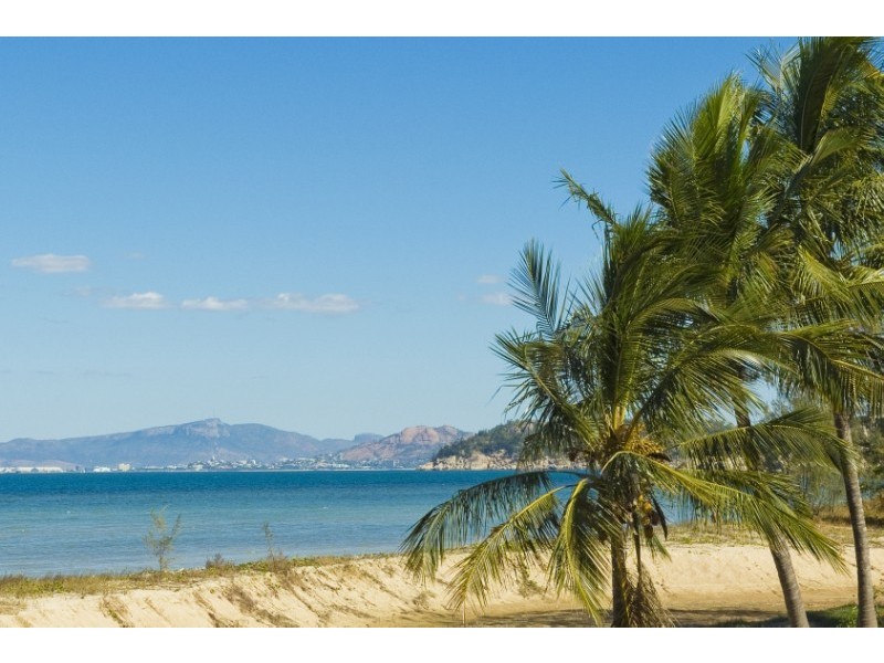 3/12 Marine Pde – Beachcomber from $100 p/n, Magnetic Island QLD 4819
