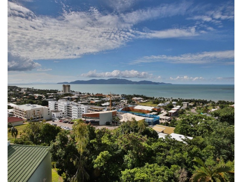 16/7 Hale Street, North Ward QLD 4810