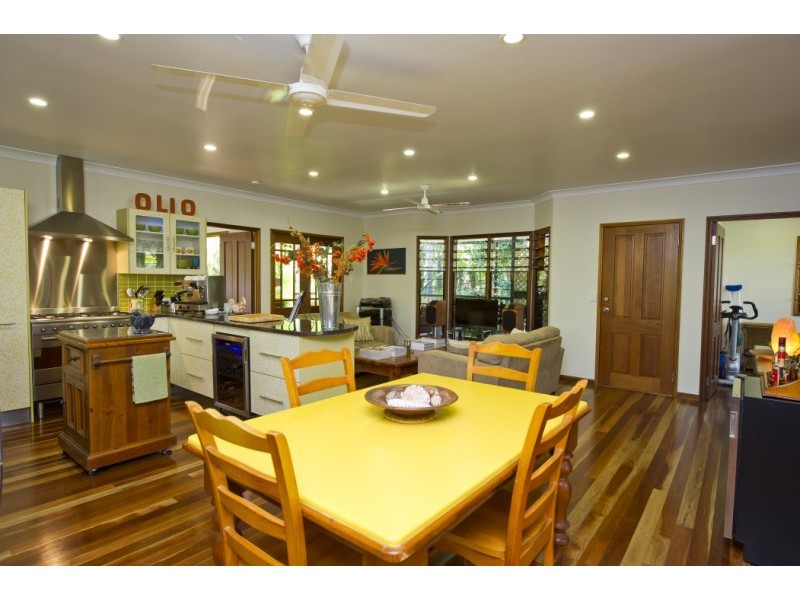 22 Grace Street, Nelly Bay, Magnetic Island QLD 4819