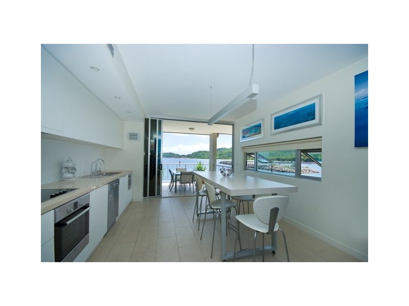 3201 One Bright Point 146 Sooning Street Nelly Bay, Magnetic Island QLD 4819