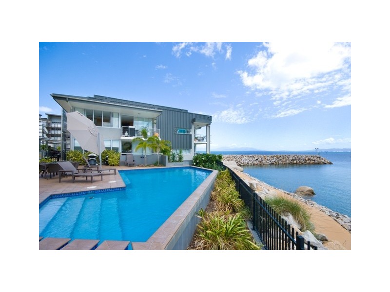 3201 One Bright Point 146 Sooning Street Nelly Bay, Magnetic Island QLD 4819