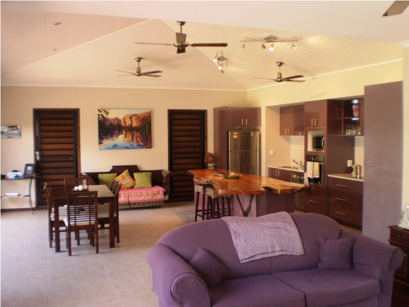 25 Apjohn Street  Horseshoe Bay, Magnetic Island QLD 4819