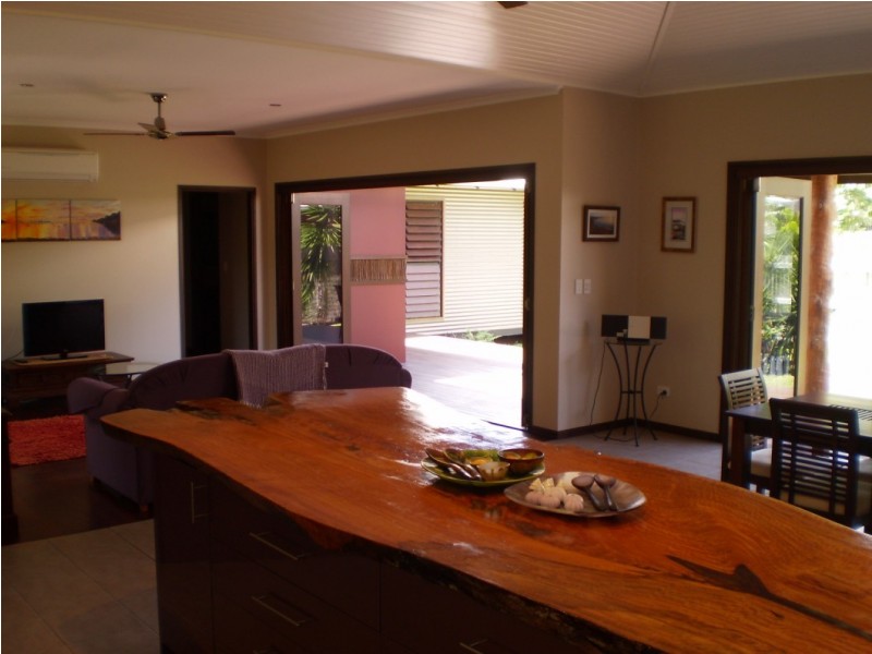 25 Apjohn Street  Horseshoe Bay, Magnetic Island QLD 4819