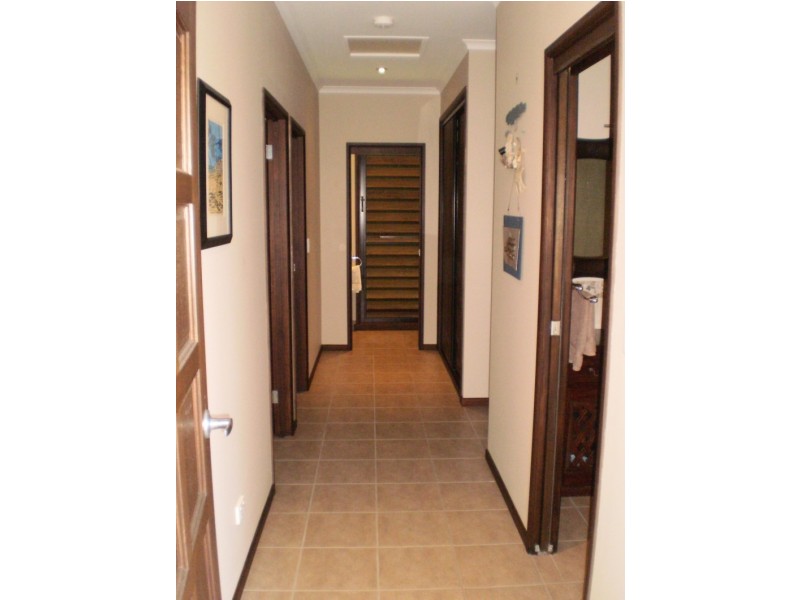 25 Apjohn Street  Horseshoe Bay, Magnetic Island QLD 4819