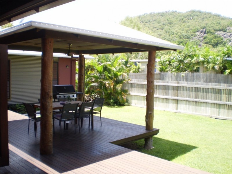 25 Apjohn Street  Horseshoe Bay, Magnetic Island QLD 4819