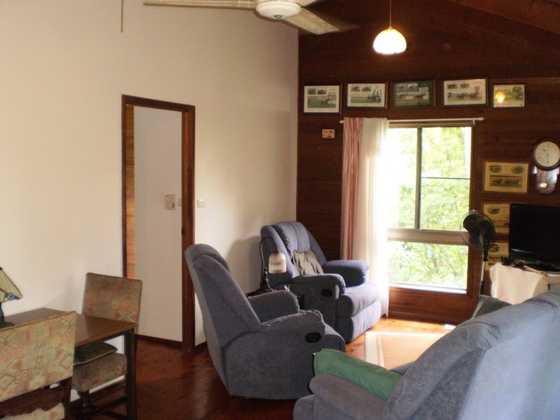 28 Birt Street  Picnic Bay, Magnetic Island QLD 4819