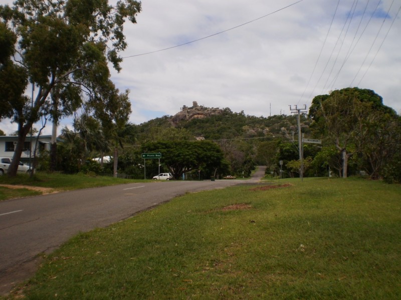 28 Birt Street  Picnic Bay, Magnetic Island QLD 4819