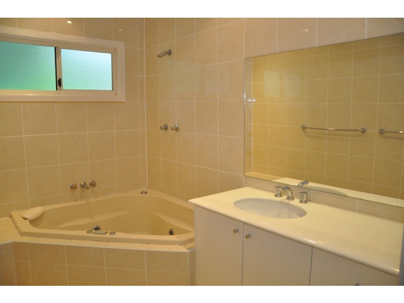 28 The Grove  Nelly Bay, Magnetic Island QLD 4819