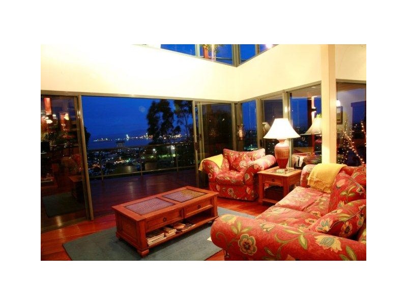 7 Cottesmore Crescent, Castle Hill QLD 4810