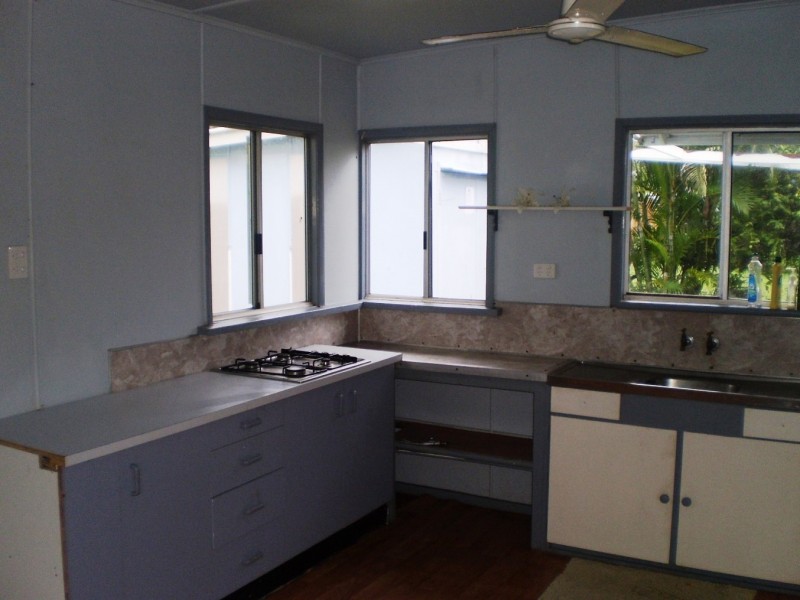 4 Murray Street  Nelly Bay, Magnetic Island QLD 4819